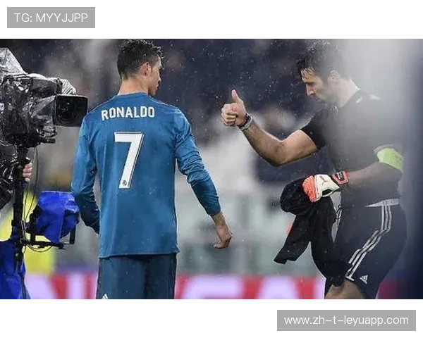 尤文中路突破后插上完成关键传递